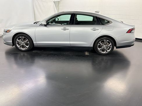 Used 2023 Honda Accord EX image 2