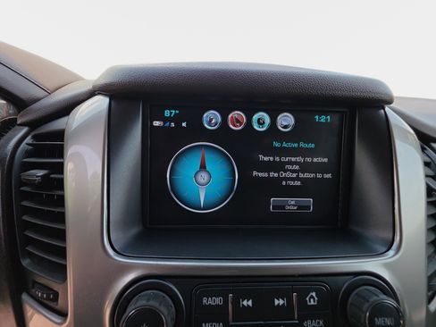 Used 2017 Chevrolet Suburban LS RWD image 24