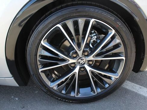 Certified 2026 Toyota Prius XLE FWD image 9