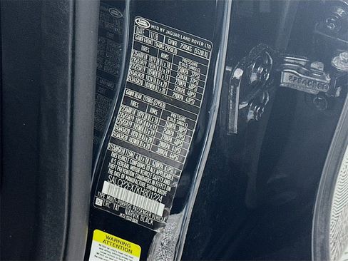 Used 2019 Land Rover Discovery Sport SE image 35