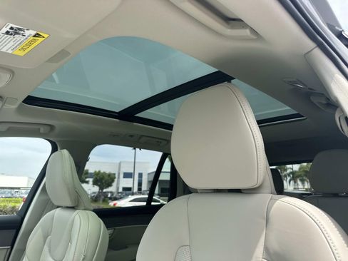 New 2026 Volvo XC90 T8 Ultra w/ Protection Package Premier AWD/4WD image 25