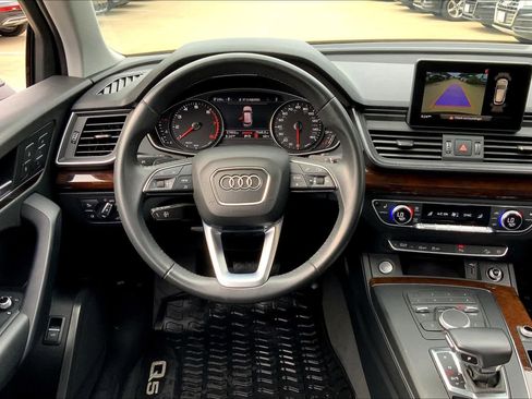 Used 2020 Audi Q5 Premium w/ Convenience Package image 6