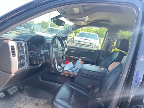 Used 2018 GMC Sierra 1500 SLT w/ SLT Premium Package AWD/4WD image 8