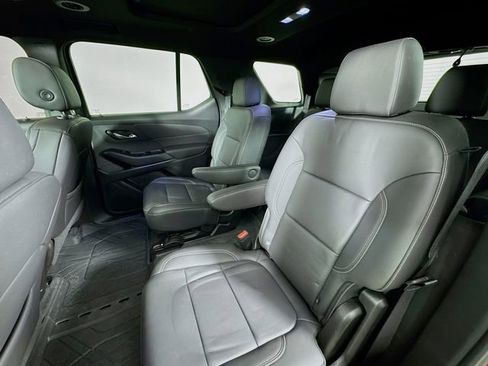 Used 2023 Chevrolet Traverse LT w/ LT Premium Package image 24