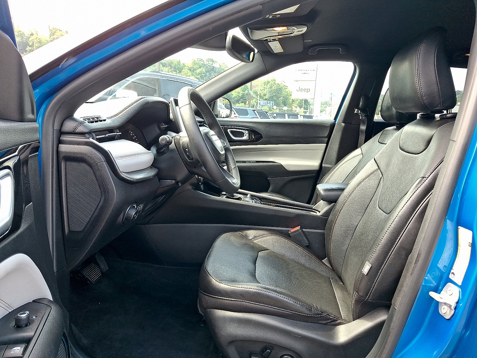 Certified 2023 Jeep Compass Limited AWD/4WD image 13