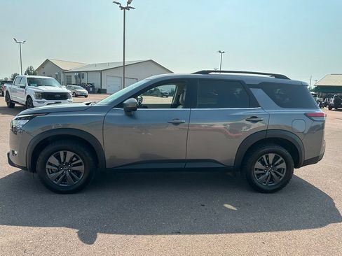 Used 2024 Nissan Pathfinder SV AWD/4WD image 37