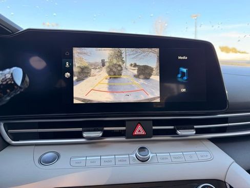 New 2026 Hyundai Elantra Limited FWD image 16
