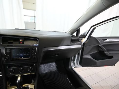 Used 2017 Volkswagen Golf Alltrack S AWD/4WD image 25