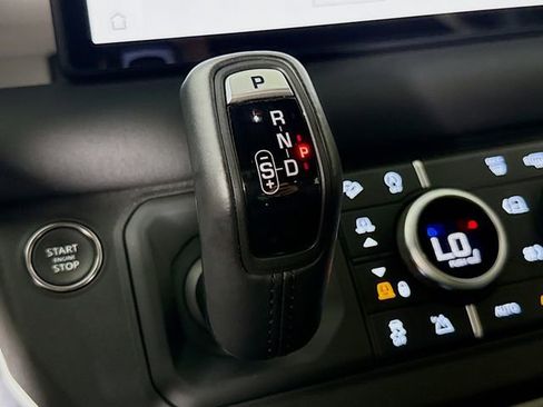 Certified 2024 Land Rover Defender 110 X-Dynamic SE image 19