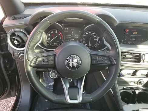 Used 2023 Alfa Romeo Stelvio Veloce image 13