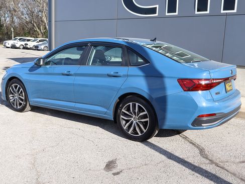 Used 2025 Volkswagen Jetta SE image 6