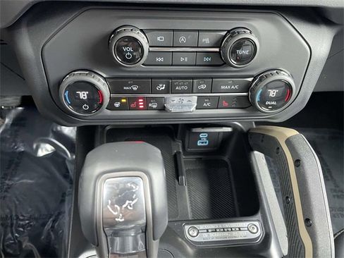 New 2025 Ford Bronco Badlands image 22