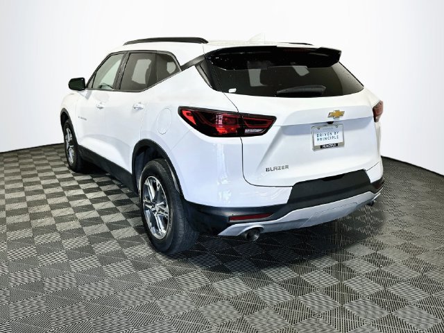 Used 2023 Chevrolet Blazer LT w/ Convenience Package FWD image 7