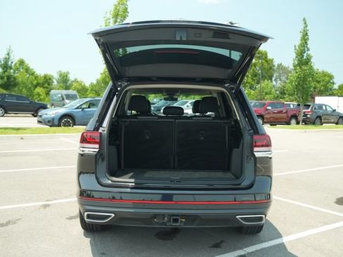 Used 2025 Volkswagen Atlas SE FWD image 17