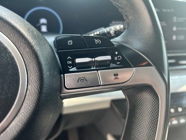 Used 2023 Hyundai Elantra Limited FWD image 18