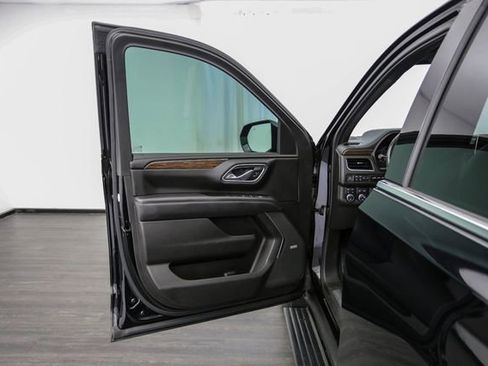 Used 2021 Chevrolet Tahoe High Country AWD/4WD image 16