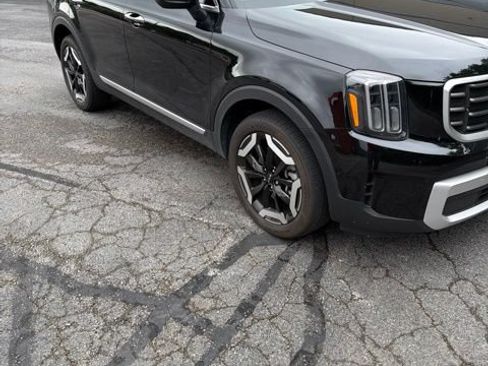Used 2025 Kia Telluride S FWD image 6