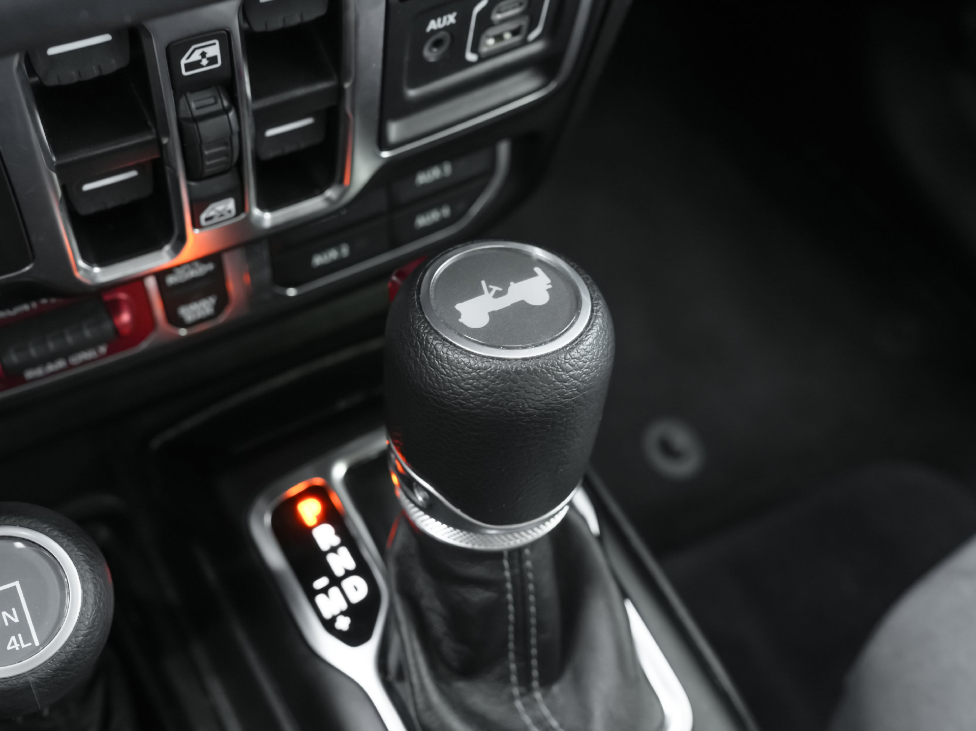 Used 2025 Jeep Wrangler Unlimited Rubicon AWD/4WD image 18