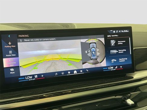 Certified 2026 BMW X7 xDrive40i w/ M Sport Package AWD/4WD image 13