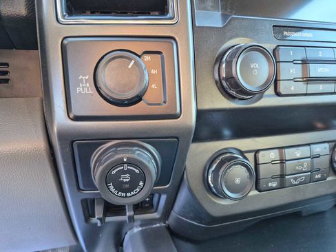 Used 2020 Ford F150 XLT w/ Heavy-Duty Payload Package image 28