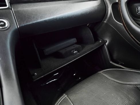 Used 2017 Ford Taurus Limited FWD image 33