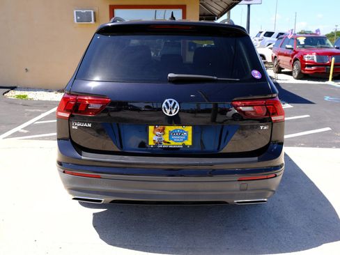 Used 2018 Volkswagen Tiguan SE FWD image 5