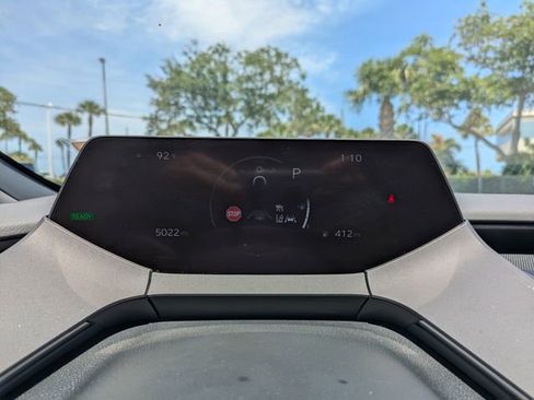 Used 2025 Toyota Prius LE FWD image 25