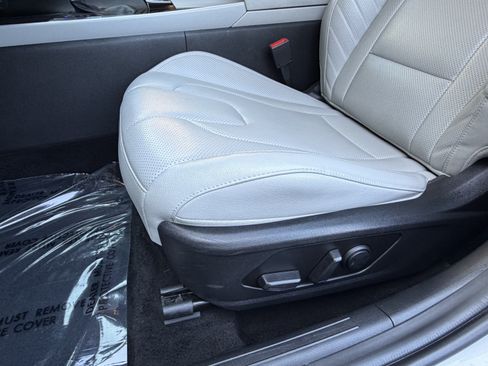 Used 2024 Hyundai Elantra Limited FWD image 30