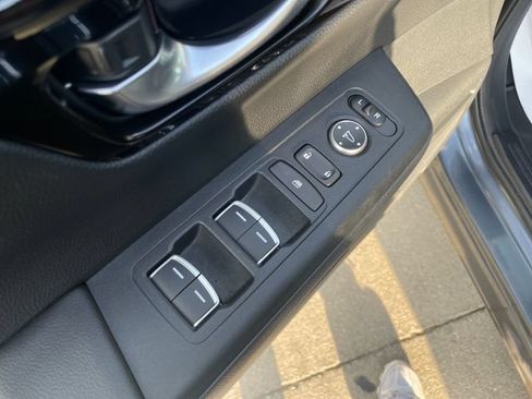 Used 2025 Honda CR-V EX-L image 13