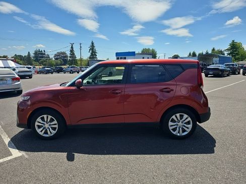 Used 2020 Kia Soul LX FWD image 3