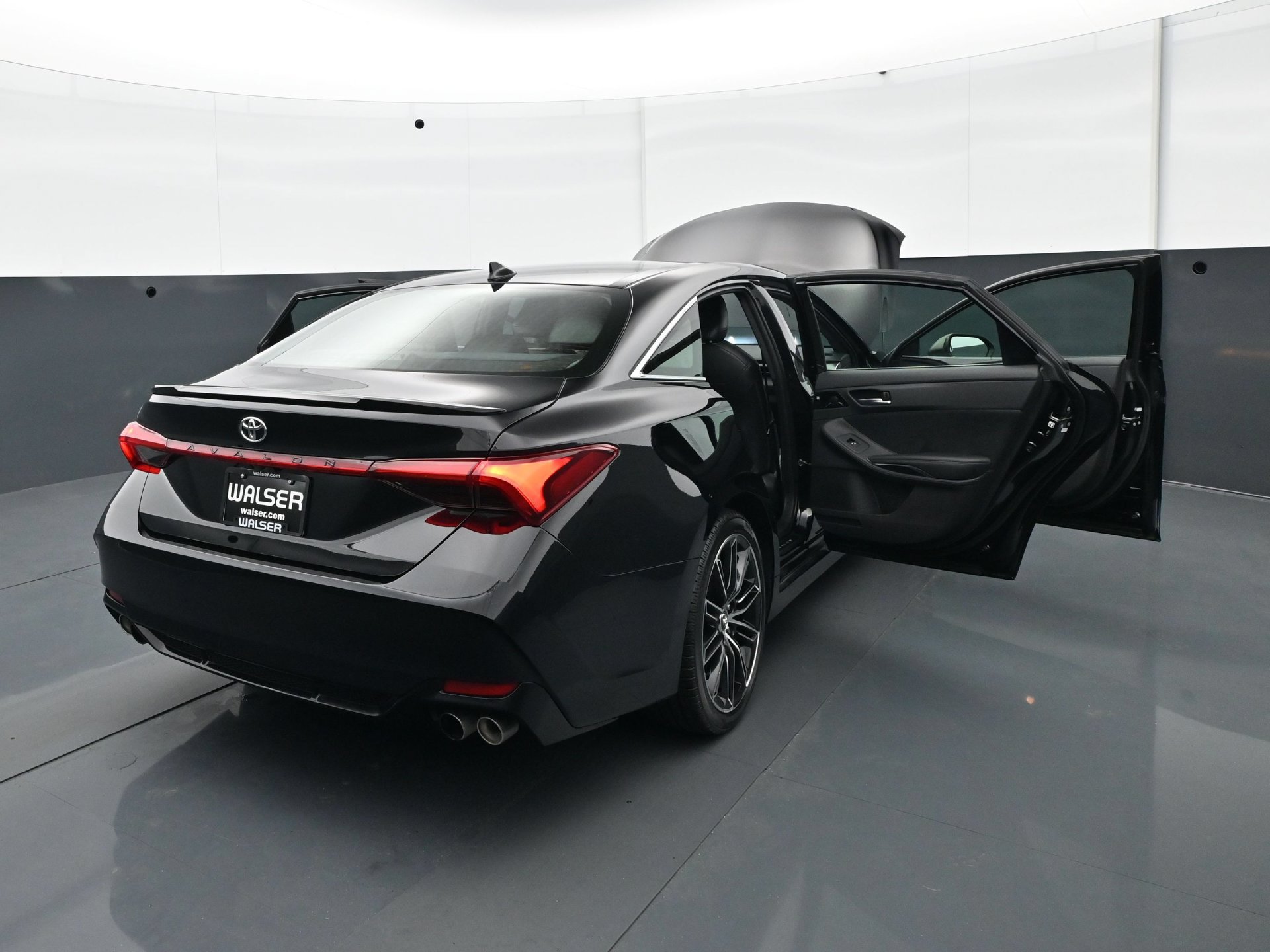Used 2019 Toyota Avalon XSE FWD image 33