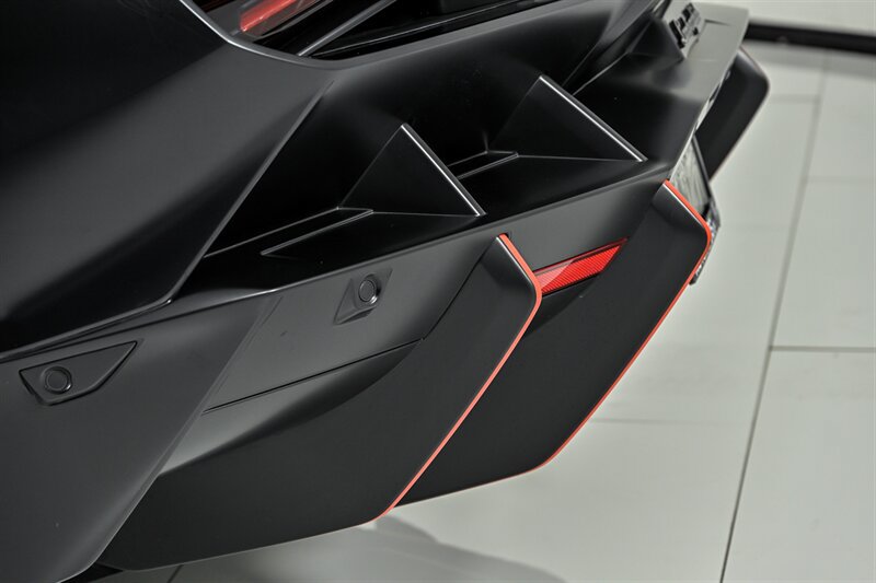 Used 2024 Lamborghini Revuelto AWD/4WD image 15