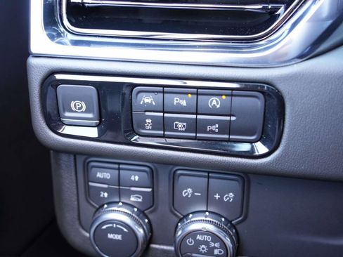 Used 2025 GMC Yukon Elevation image 14