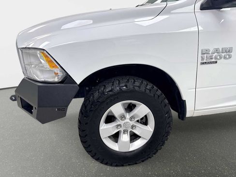 Used 2022 RAM 1500 Classic SLT w/ Electronics Group AWD/4WD image 18