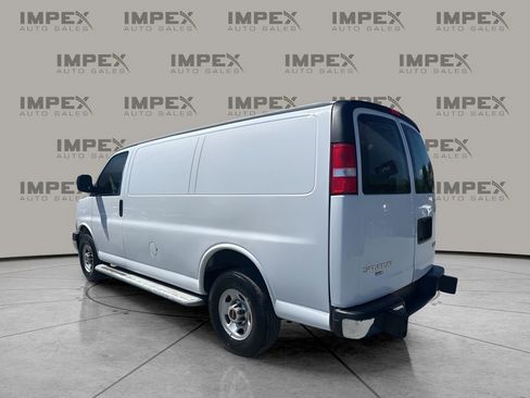 Used 2023 GMC Savana 2500 w/ Driver Convenience Package image 3