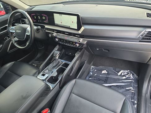 Certified 2024 Kia Telluride S w/ S Sunroof Package FWD image 11