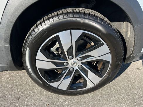 Used 2025 Volvo V60 B5 Cross Country Plus image 30