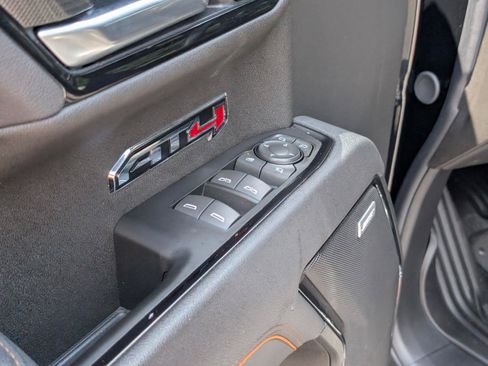 Used 2025 GMC Sierra 1500 AT4 w/ Technology Package AWD/4WD image 16