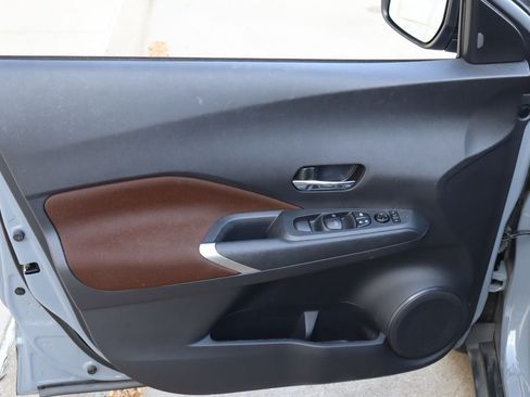 Used 2023 Nissan Kicks SR FWD image 19
