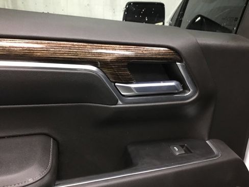 Used 2022 GMC Sierra 1500 Elevation w/ Elevation Premium Package AWD/4WD image 15