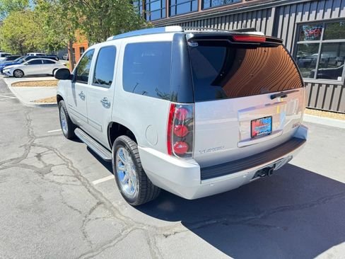 Used 2014 GMC Yukon Denali AWD/4WD image 3