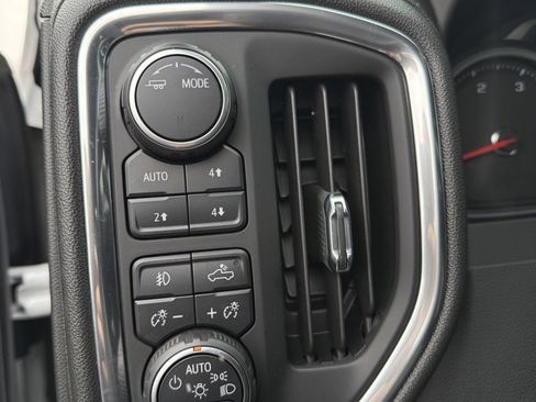 Used 2023 Chevrolet Silverado 2500 High Country w/ Safety Package II image 13