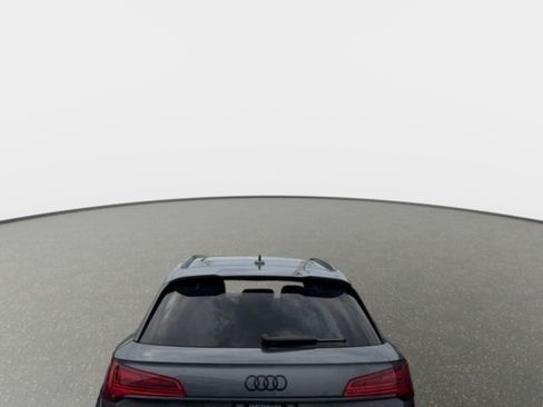 Used 2024 Audi Q5 2.0T Premium w/ Summer of Audi Package AWD/4WD image 3