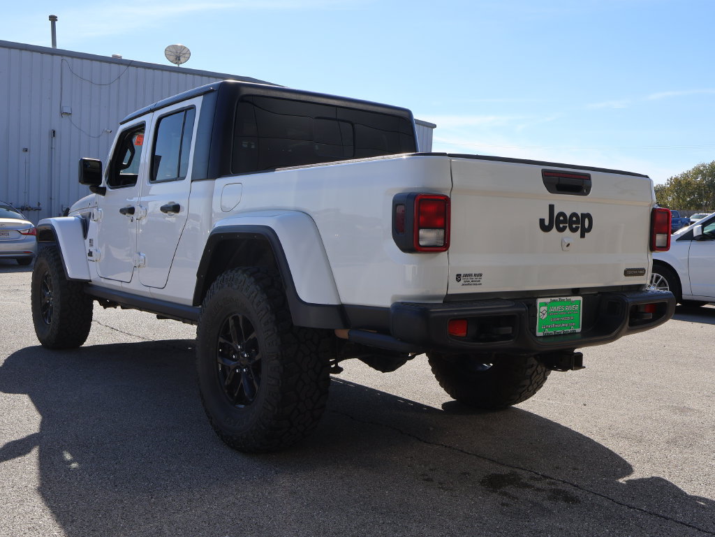 Used 2023 Jeep Gladiator Sport AWD/4WD image 3