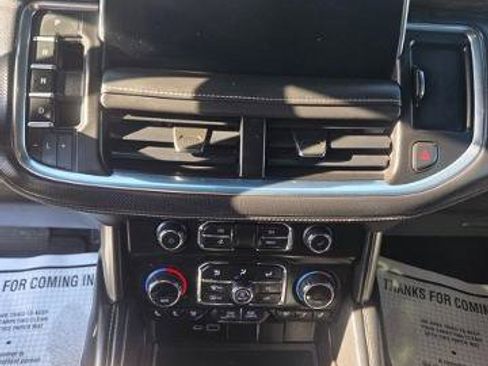 Used 2021 Chevrolet Tahoe Premier w/ Premium Package image 12