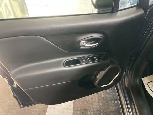 Used 2021 Jeep Renegade Limited AWD/4WD image 11