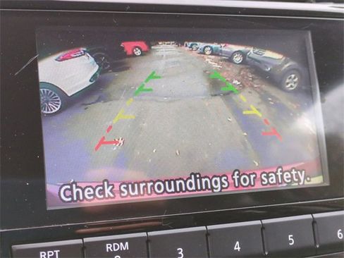 Used 2016 Nissan Rogue SV image 15