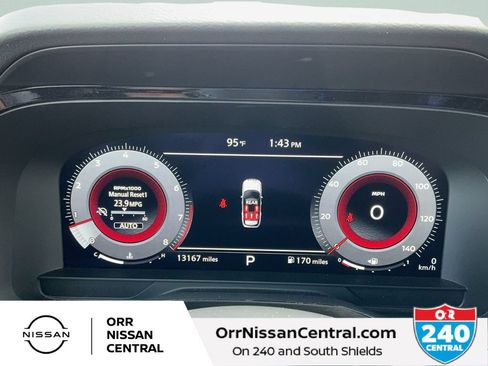 Used 2025 Nissan Pathfinder Platinum AWD/4WD image 23