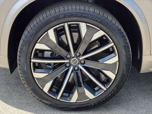 Used 2026 Volvo XC90 T8 Plus w/ Protection Package Premier AWD/4WD image 9