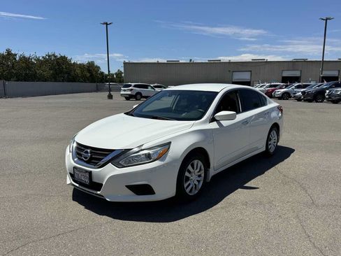 Used 2016 Nissan Altima 2.5 S w/ Power Driver Seat Package FWD image 5